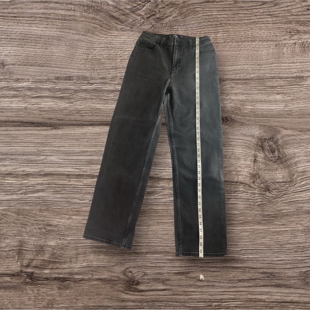 Hollister Women's Ultra-High Rise Mom Jeans Size 28 / 6R